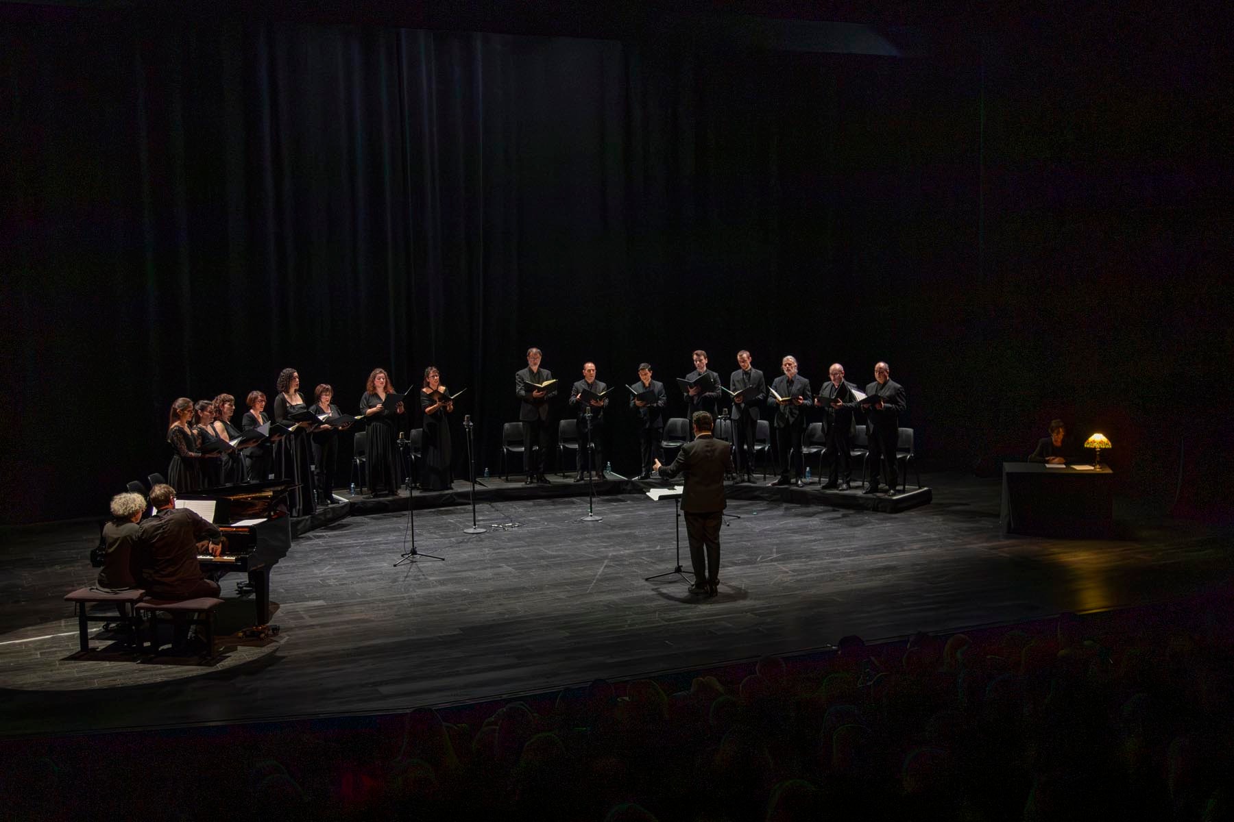 choeur chambre ascese sous la direction de Philippe Mendes